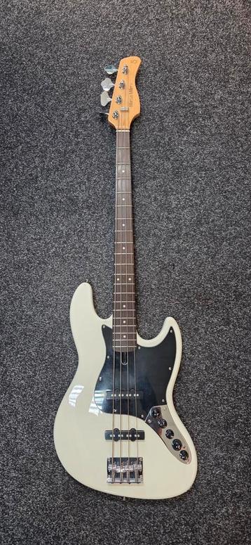 Marcus Miller V3 sire 8 beschikbaar voor biedingen