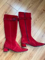 Rode suede laarzen maat 40 hakje gesp Bitter, Kleding | Dames, Schoenen, Ophalen of Verzenden, Zo goed als nieuw, Rood, Hoge laarzen