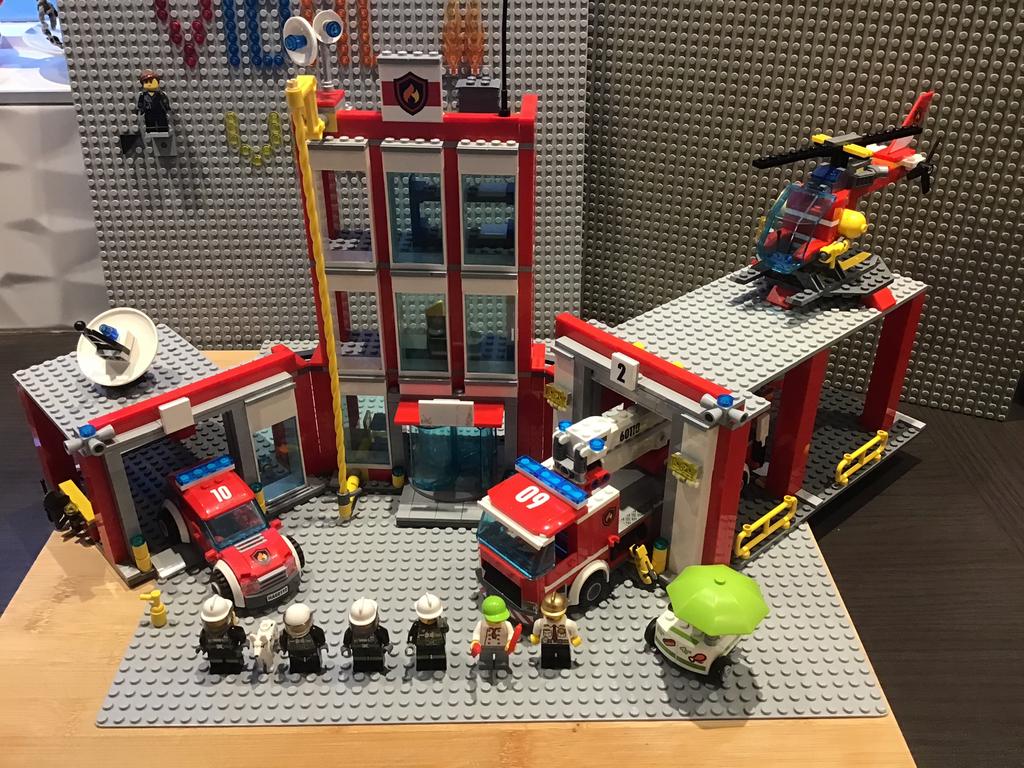 Lego city 60110, Kinderen en Baby's, Speelgoed | Duplo en Lego, Ophalen of Verzenden, Zo goed als nieuw, Complete set, Lego