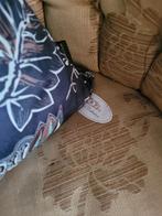 Nieuwe kussens met eenden dons vulling House of Baroque, Huis en Inrichting, Woonaccessoires | Kussens, Heikant 21 Kaatsheuvel