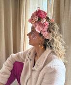 Roze Bloemen Haarband met Pailletten - Carnaval, Kleding | Dames, Hoeden en Petten, Ophalen of Verzenden, Nieuw, One size fits all
