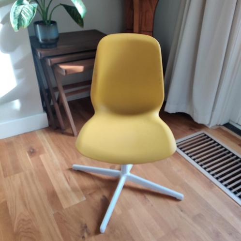 Leuk geel IKEA bureaustoeltje, Huis en Inrichting, Bureaustoelen, Gebruikt, Bureaustoel, Geel, Ophalen