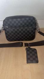 Louis vuitton tas trio messenger blokjes, Ophalen of Verzenden, Zo goed als nieuw, Zwart
