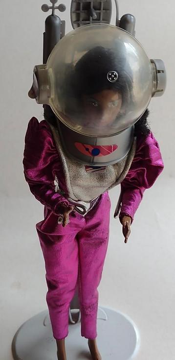 vintage black Barbie astronaut uit 1986 - Mattel beschikbaar voor biedingen