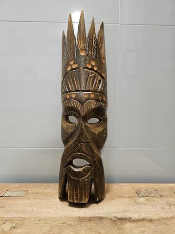 LEUK HOUTEN MASKER beschikbaar voor biedingen