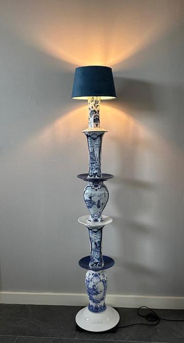 Vloerlamp gemaakt van servies en Delfts blauw kaststel. beschikbaar voor biedingen