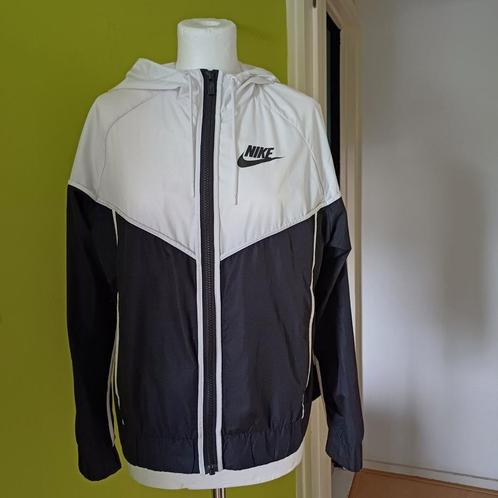 Nike windrunner zomerjas maat M, Kleding | Heren, Jassen | Zomer, Zo goed als nieuw, Maat 48/50 (M), Zwart, Ophalen of Verzenden