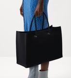 Zwarte Marc Cain Shopper, Sieraden, Tassen en Uiterlijk, Tassen | Damestassen, Ophalen of Verzenden, Zo goed als nieuw, Zwart