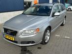 Volvo V70 2.4 D AWD AUT 2013 Grijs, Auto's, Automaat, 15 km/l, 2000 kg, 163 pk