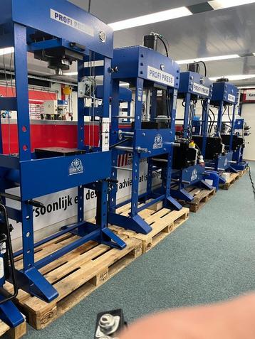 Werkplaatspers RHTC beschikbaar voor biedingen