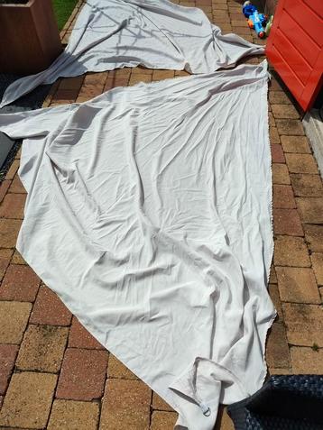 Schaduwdoek 2x driehoek 3x3x3m  beschikbaar voor biedingen