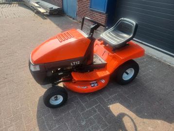 Zitmaaier  ariens 
moter 12/5 pk b&s beschikbaar voor biedingen