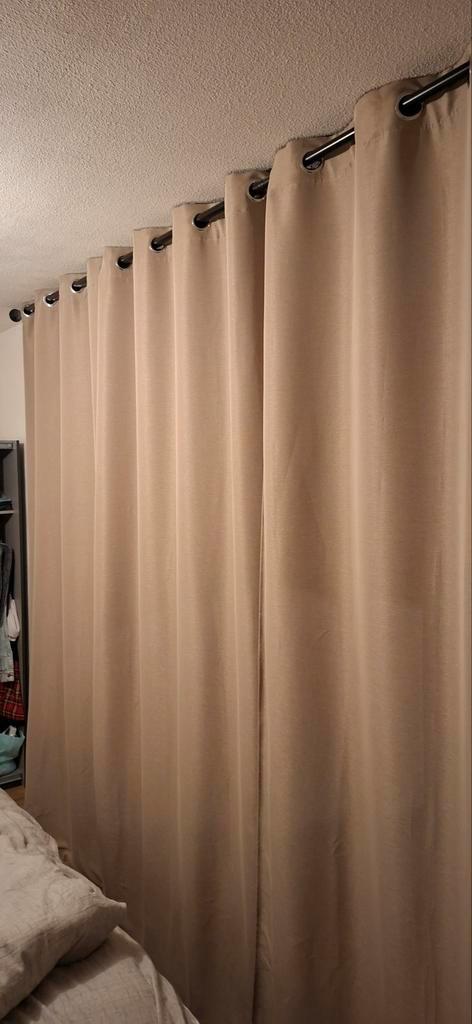 gordijnen taupe/zand incl rails moet z.s.m weg!, Huis en Inrichting, Stoffering | Gordijnen en Lamellen, Zo goed als nieuw, 200 cm of meer