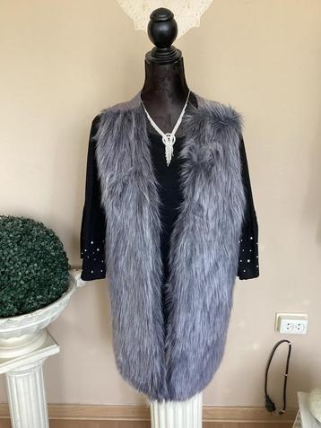 Grijze faux fur gilet maat 46 beschikbaar voor biedingen