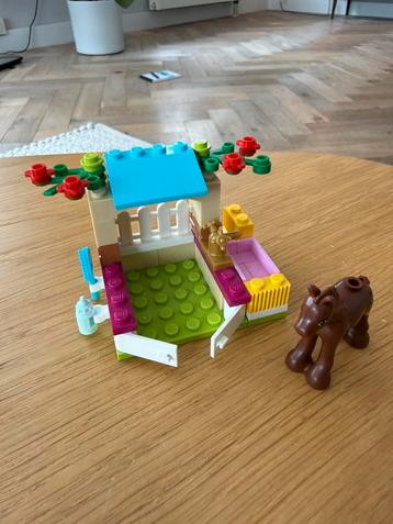 Lego friends jong veulen 41089 beschikbaar voor biedingen