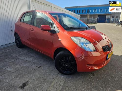 Toyota Yaris 1.0 VVTi + * Nw Koppeling* Apk* Lm velgen*, Auto's, Toyota, Bedrijf, Te koop, Yaris, ABS, Airbags, Boordcomputer