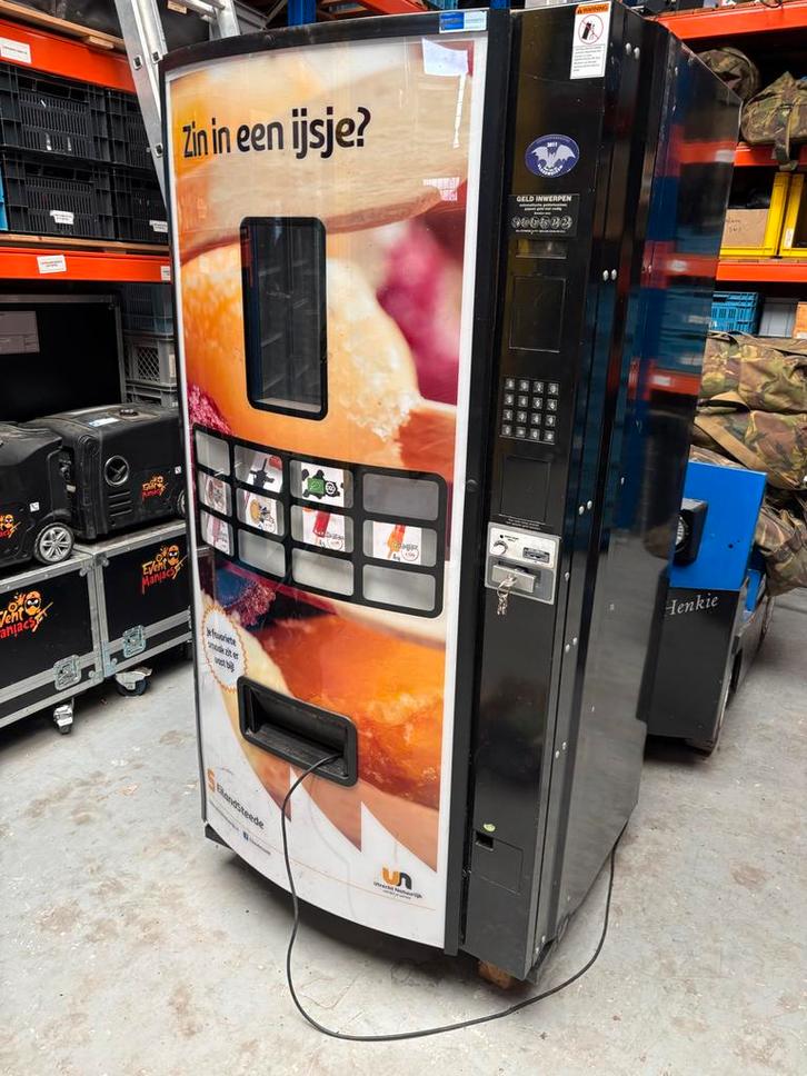 IJs Verkoopautomaat met Euro Wisselaar, Witgoed en Apparatuur, IJsmachines, Gebruikt, Ophalen