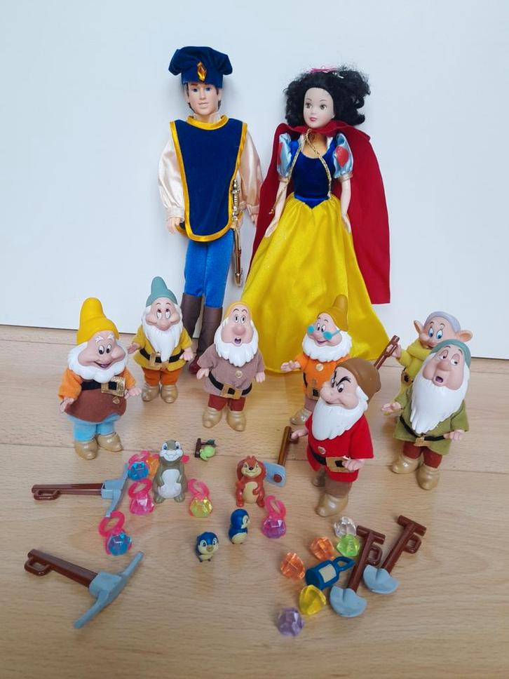 Sneeuwwitje en de Zeven Dwergen Poppenset, Verzamelen, Poppetjes en Figuurtjes, Zo goed als nieuw, Ophalen of Verzenden
