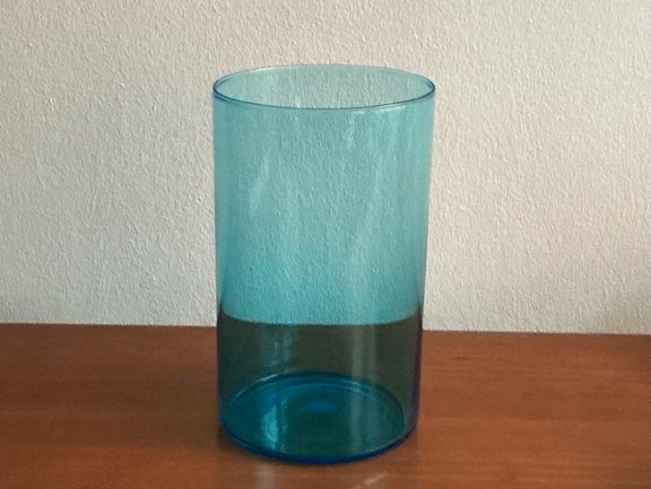 Nuutajärvi, Finland: blauwe 'Purtilo' vaas 18 cm Kaj Franck, Antiek en Kunst, Antiek | Glas en Kristal, Ophalen of Verzenden