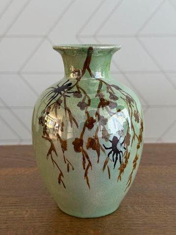 Vaasje St. Lukas Utrecht beschikbaar voor biedingen