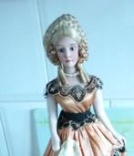 ZELDZAME HALF DOLL MARIE ANTOINETTE MET ZAKDOEK EN EAU DE C, Antiek en Kunst, Verzenden