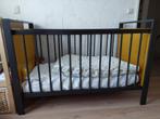 Ledikantje incl. matras en dekbedden, Ophalen, Gebruikt, Ledikant