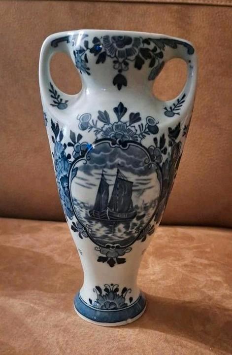 Delfts Blauw Vaas met Scheepsmotief - 24 cm, Antiek en Kunst, Antiek | Keramiek en Aardewerk, Ophalen of Verzenden