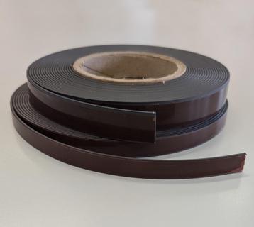 Zelfklevend magneetband 20mm, met premium zelfklever, 157mtr beschikbaar voor biedingen