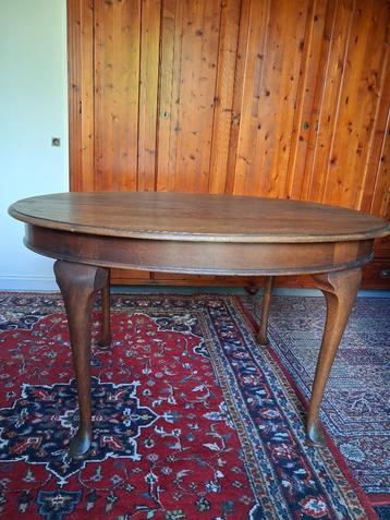 Antieke tafel (ovaal) beschikbaar voor biedingen