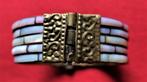 Antieke armband parelmoer abalone scharniersluiting roze, Ophalen of Verzenden, Zo goed als nieuw, Blauw