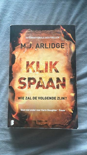 M.J. Arlidge - Klikspaan beschikbaar voor biedingen