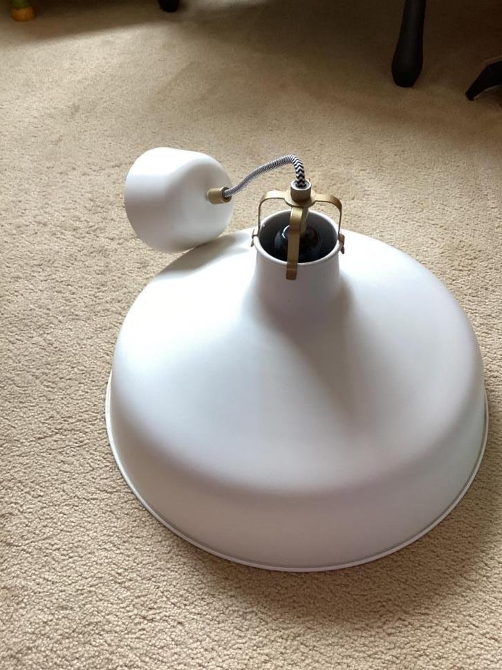 IKEA witte Ranarp industriële witte hanglamp zgan, Huis en Inrichting, Lampen | Hanglampen, Zo goed als nieuw, Minder dan 50 cm