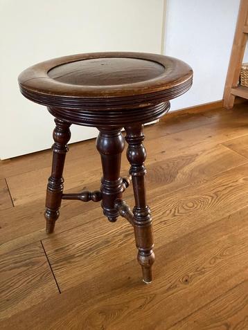 Orgelkrukje of plantenkrukje Jugendstil beschikbaar voor biedingen