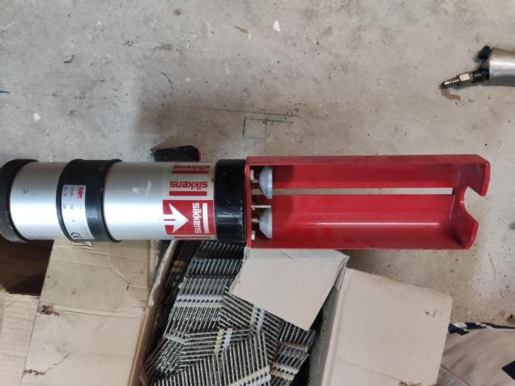 Perslucht kitpistool. Sikkens dubbele kokers., Doe-het-zelf en Verbouw, Gereedschap | Handgereedschap, Gebruikt, Ophalen of Verzenden
