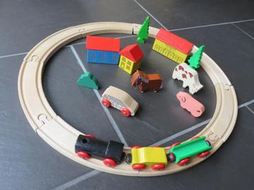 Houten treinset, basisset met dieren en huizen, 24 delig.  beschikbaar voor biedingen