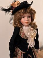 Mooie stenen sierpop, Verzamelen, Poppen, Ophalen, Zo goed als nieuw, Pop