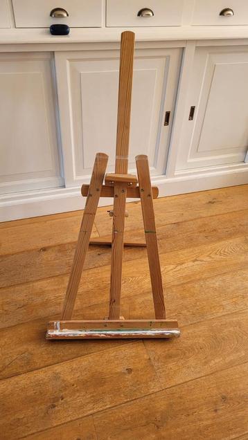 Grote houten schildersezel te koop 1.07m hoog beschikbaar voor biedingen