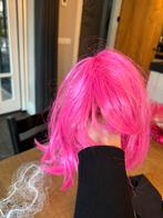 Roze pruik met kraagje en stropdas, Ophalen of Verzenden, Zo goed als nieuw, Carnaval