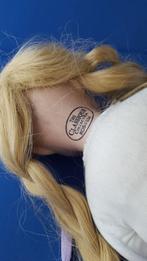 The Classique Collection porselein/aardewerk pop "Ros" 2A19, Verzamelen, Poppen, Tweedehands verkoop, Tweedehands verkoop, Gebruikt