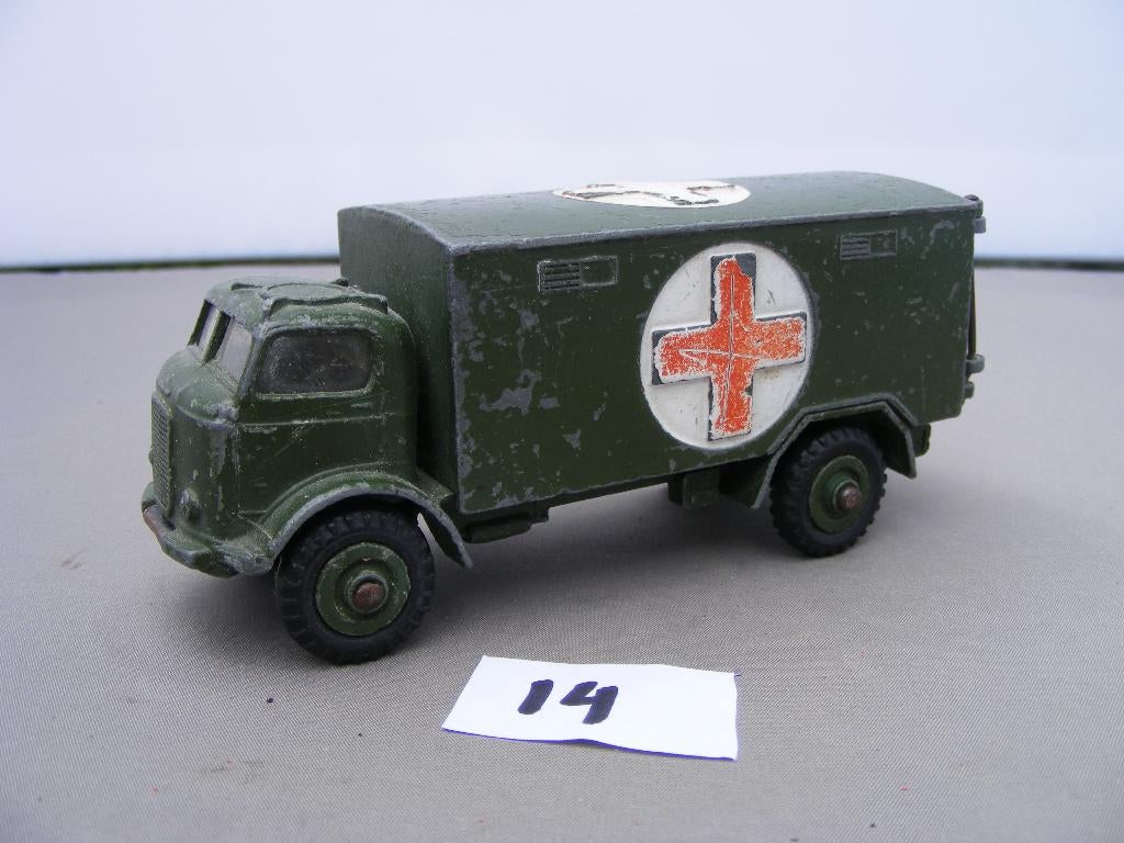 Commer military ambulance dinky toys 626 (14), Ophalen of Verzenden, Gebruikt, Bus of Vrachtwagen, Dinky Toys