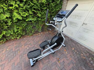 Crosstrainer Spirit XE795 , 1 jaar oud beschikbaar voor biedingen