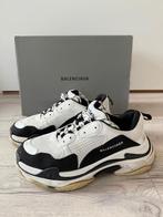 Balenciaga Triple S White/Black/L. Grey size 43, Kleding | Heren, Schoenen, Zwart, Ophalen of Verzenden, Balenciaga, Sneakers of Gympen