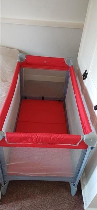 Campingbedje van Graco met extra matras beschikbaar voor biedingen