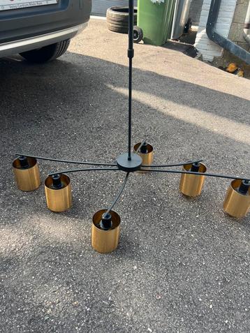 Moderne Hanglamp met 6 Gouden Kappen (2 stuks) beschikbaar voor biedingen