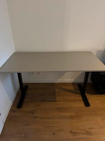 Verstelbaar ikea bureau