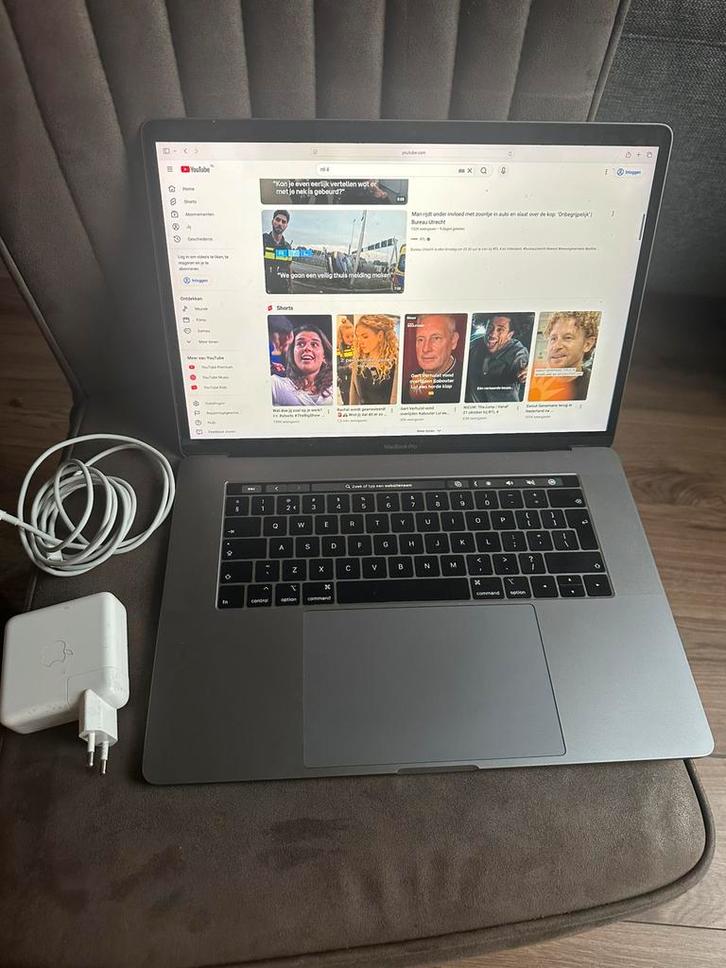 MacBook Pro 15-inch uit 2018/i7/16GB Touch Bar/ID, Computers en Software, Apple Macbooks, Zo goed als nieuw, MacBook Pro, 15 inch
