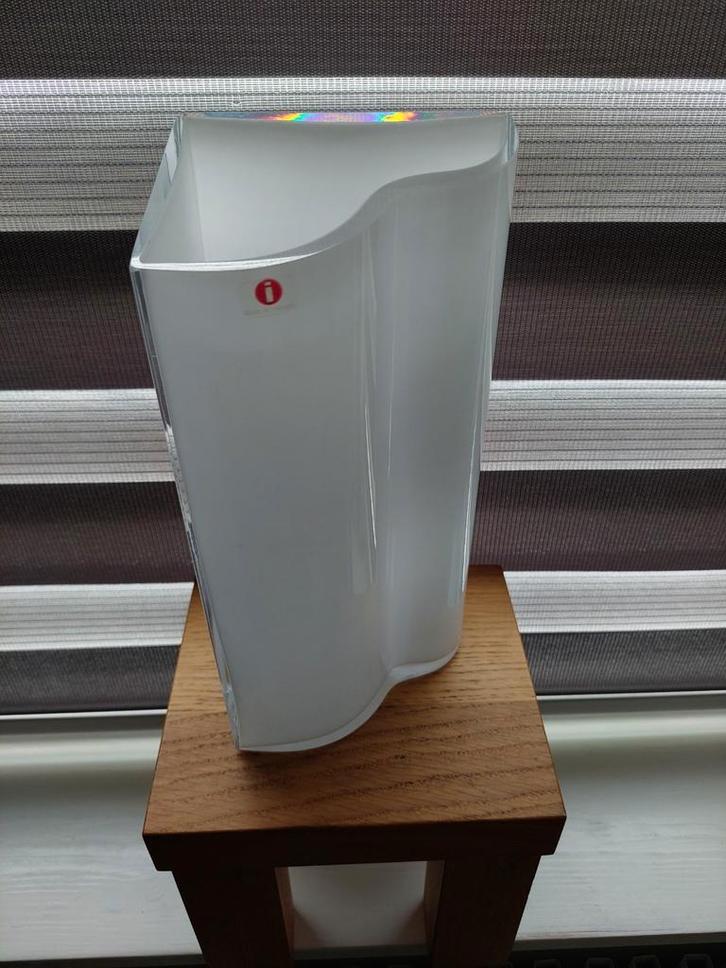 Vintage Iittala Sonetti Vaas - Kertu Nurminen, Huis en Inrichting, Woonaccessoires | Vazen, Zo goed als nieuw, Wit, Minder dan 50 cm