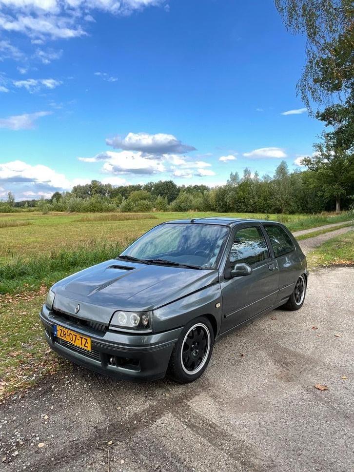 91' Renault Clio 1.8 16V Turbo, Auto's, Renault, Particulier, Clio, ABS, Airbags, Boordcomputer, Metallic lak, Mistlampen, Open dak