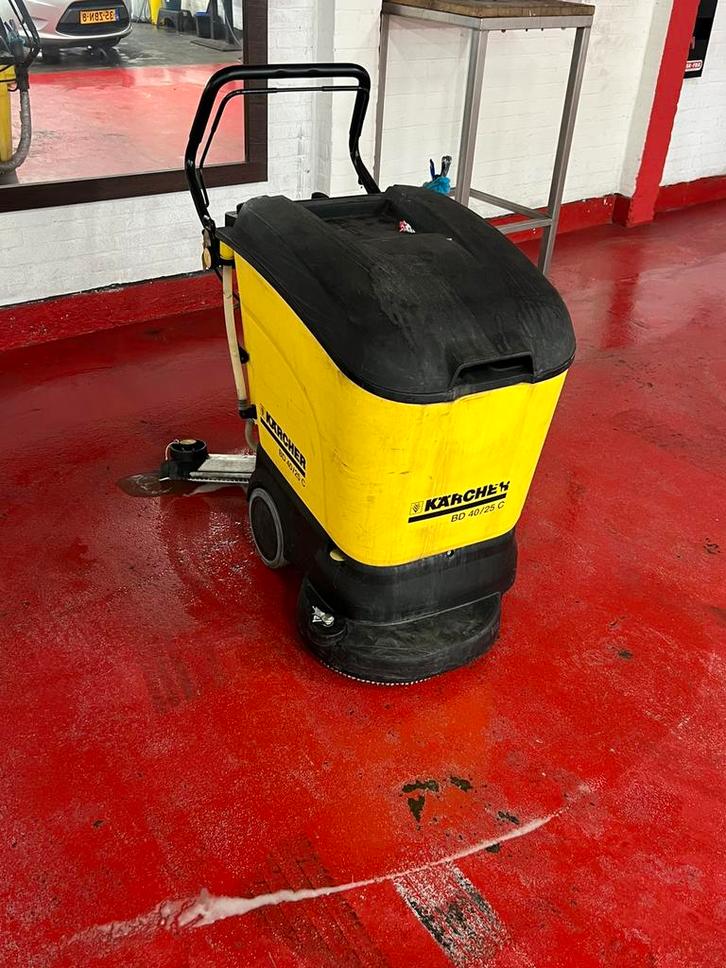 Kärcher BD 40/25 c, Doe-het-zelf en Verbouw, Reinigingsmachines, Zo goed als nieuw, Ophalen