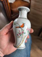Chinees vaasje porselein, Antiek en Kunst, Antiek | Vazen, Ophalen of Verzenden